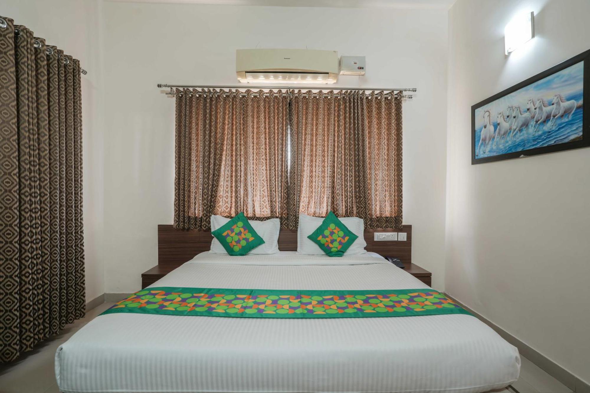 Treebo Pappilon Palace - Pvs Circle Mangalore Exterior foto